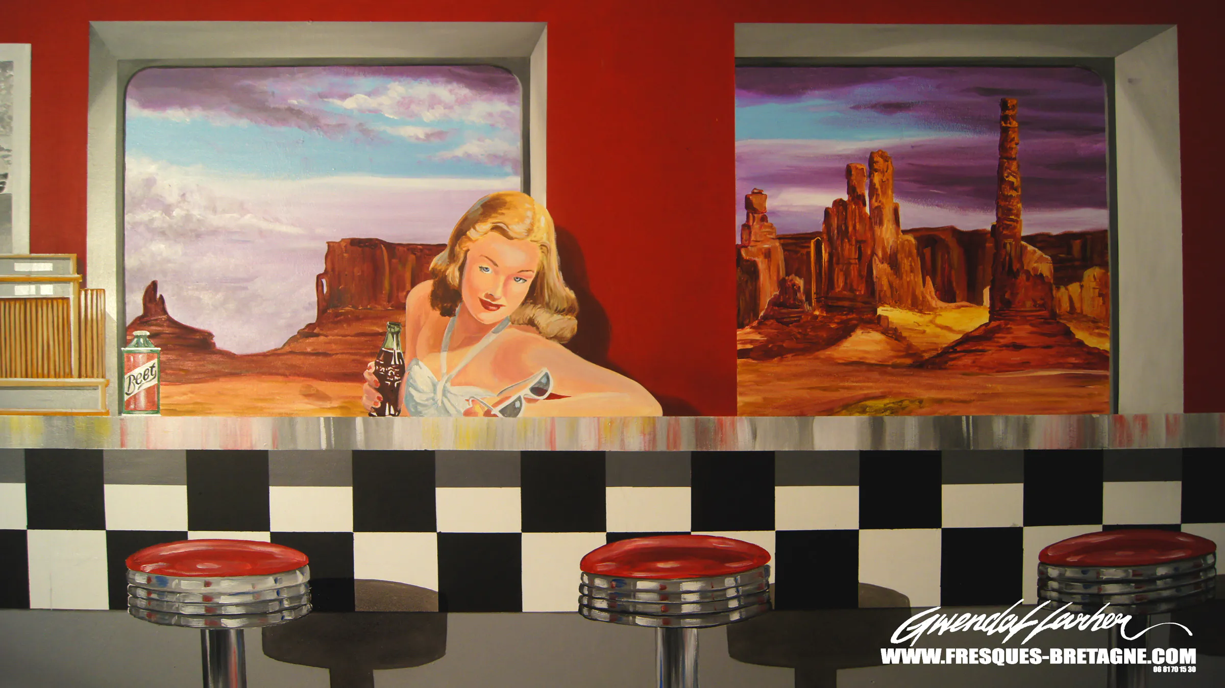 Pin-up à la bouteille de Coca-Cola devant le désert, fresque trompe-l'œil de restaurant à Morlaix
